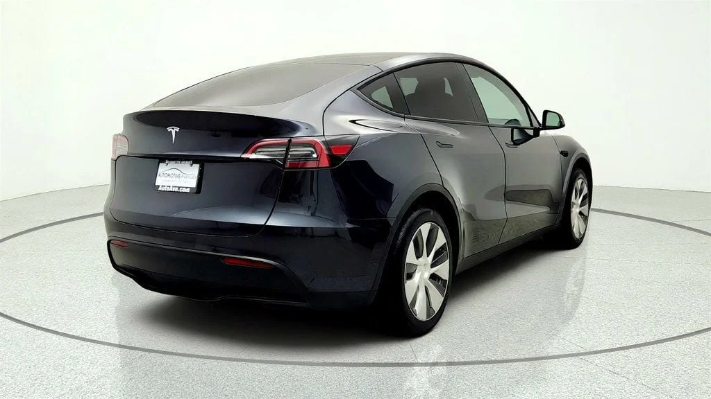 Used 2024 Stealth Grey Tesla RWD *Ltd Avail* image 5