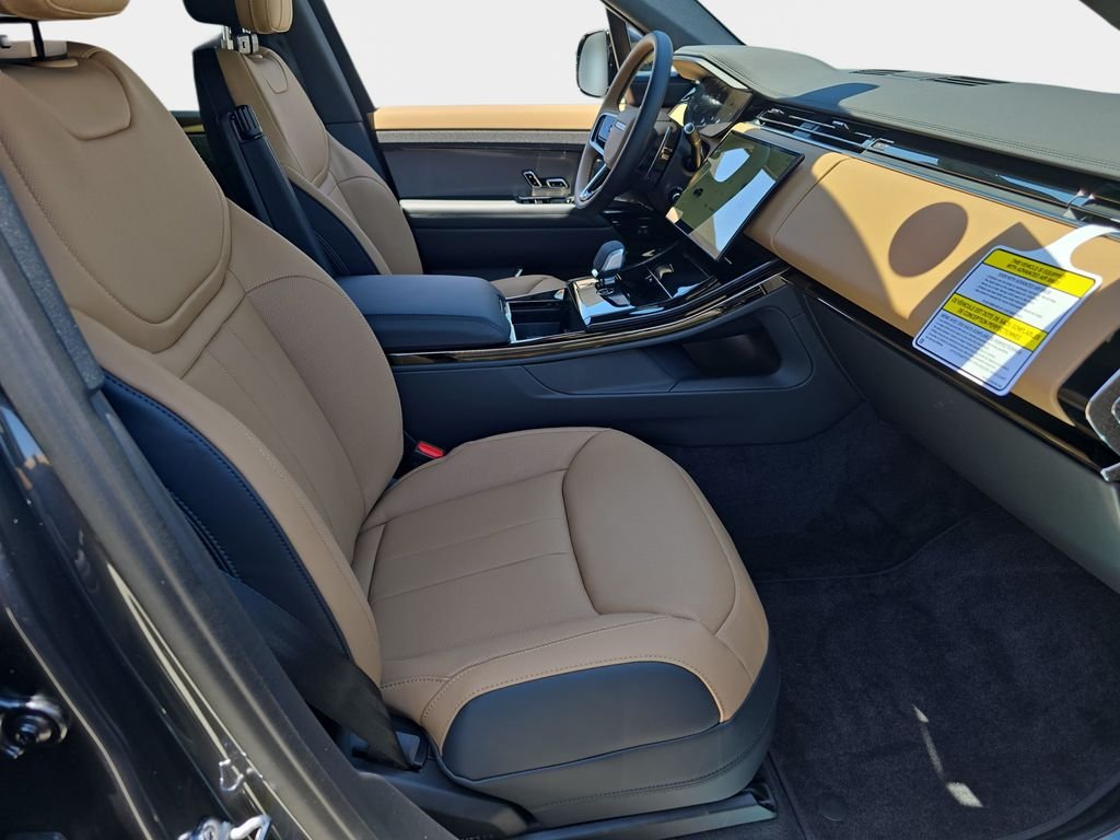 New 2026 Carpathian Grey Land Rover Dynamic SE image 10
