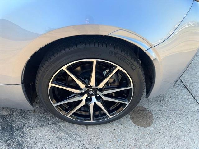 Certified Used 2022 STEEL Toyota  image 7