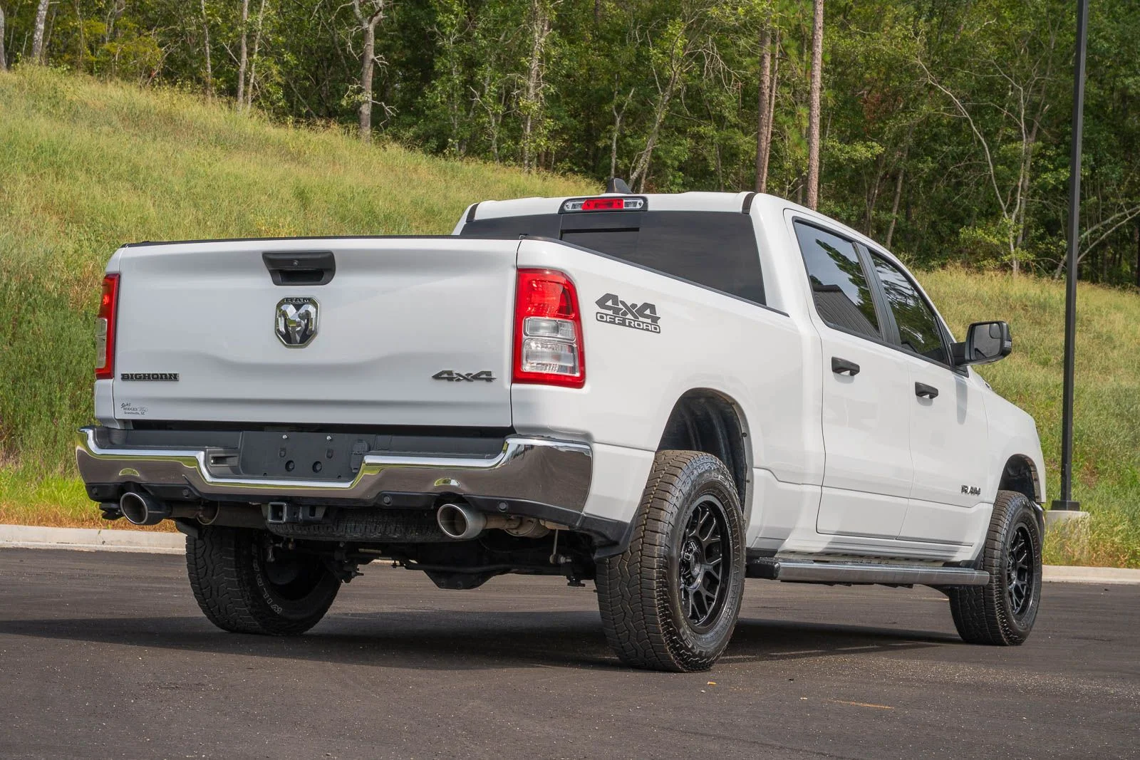Used 2023 White Ram Big Horn/Lone Star image 7
