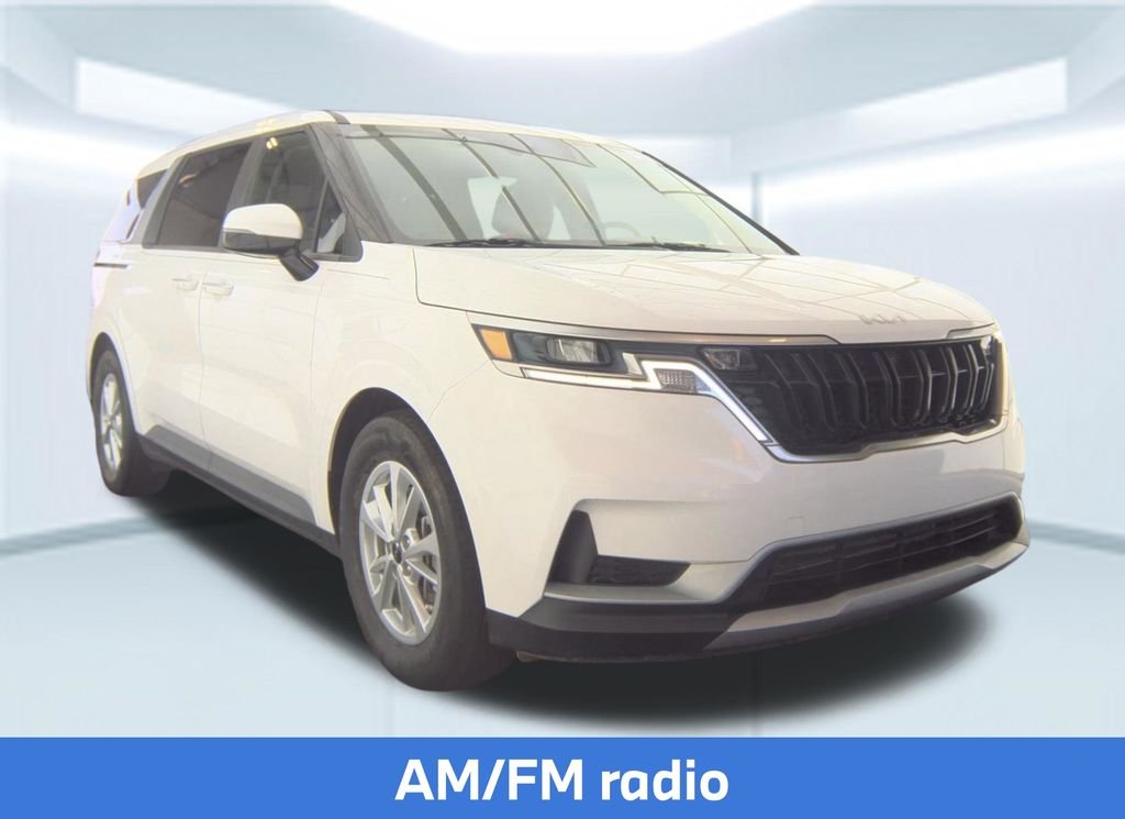 Used 2024 White Kia LX image 5