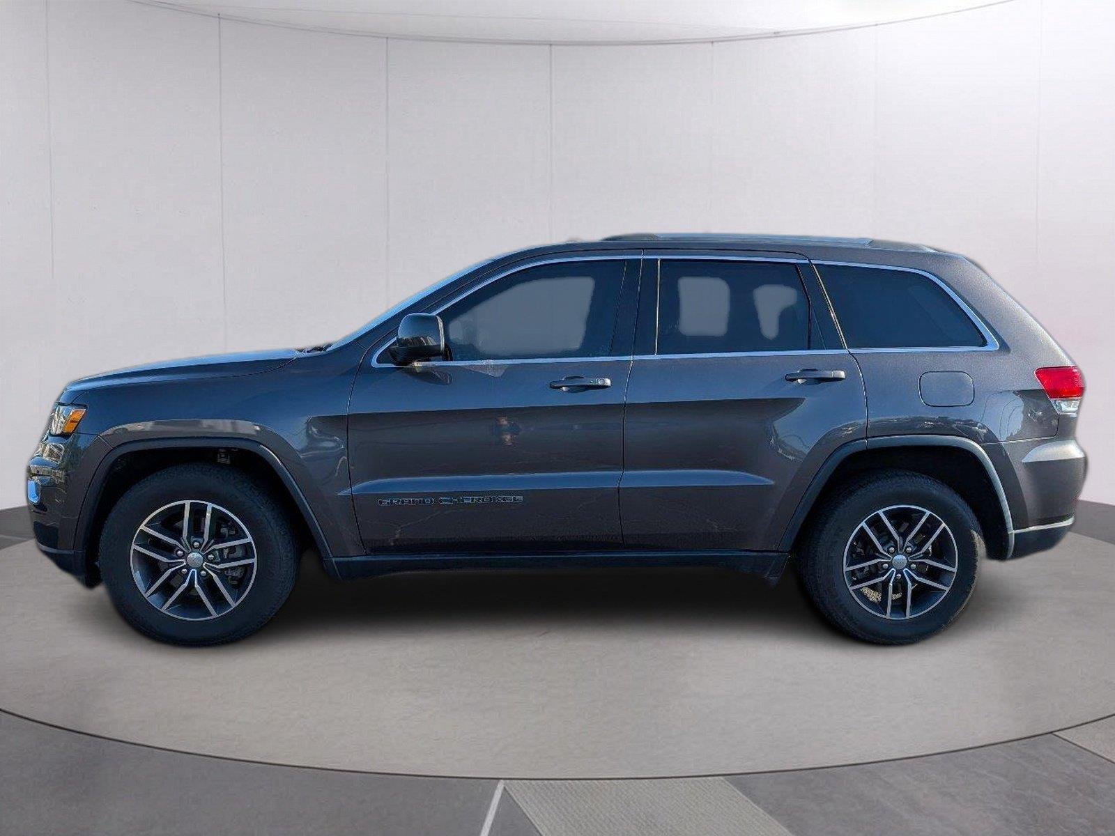 Used 2018 Jeep Grand Cherokee Laredo E with VIN 1C4RJEAG5JC434072 for sale in Hattiesburg, MS