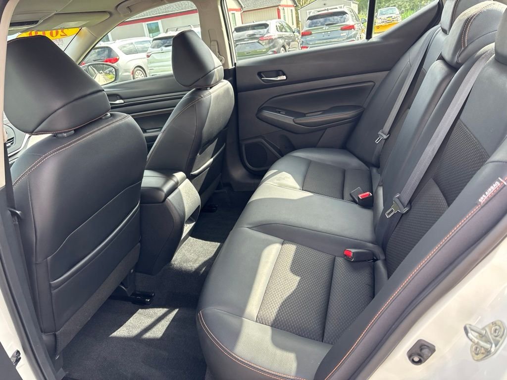 Used 2019 White Nissan 2.5 SR image 16