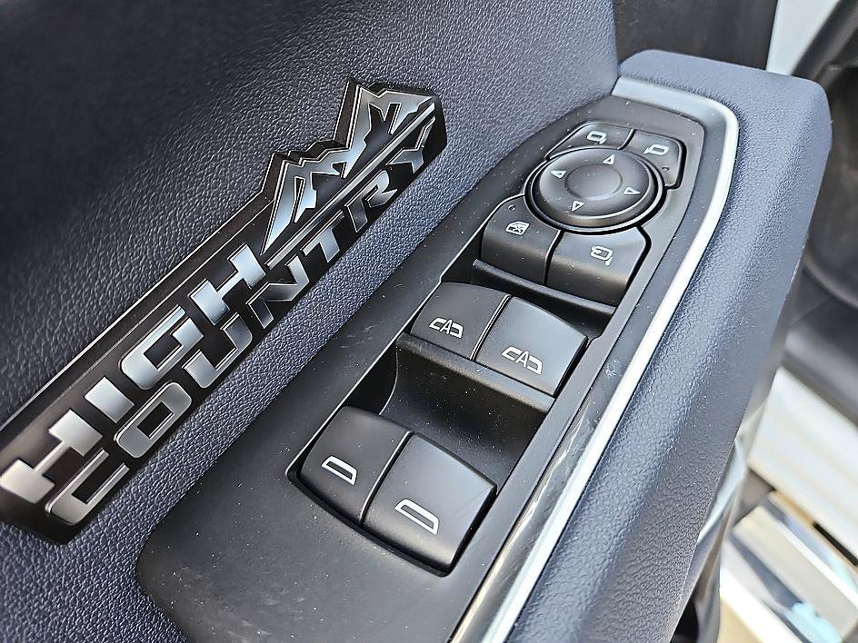 New 2026 Polar White Tricoat Chevrolet High Country image 14