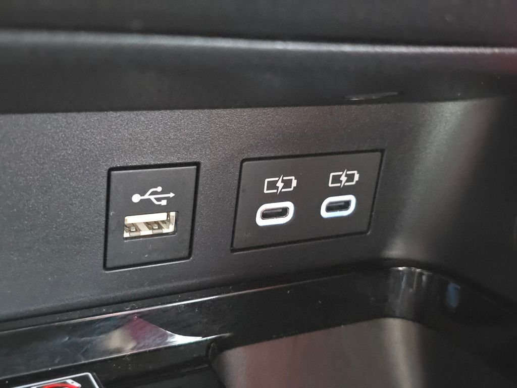 Used 2025  Toyota  image 34