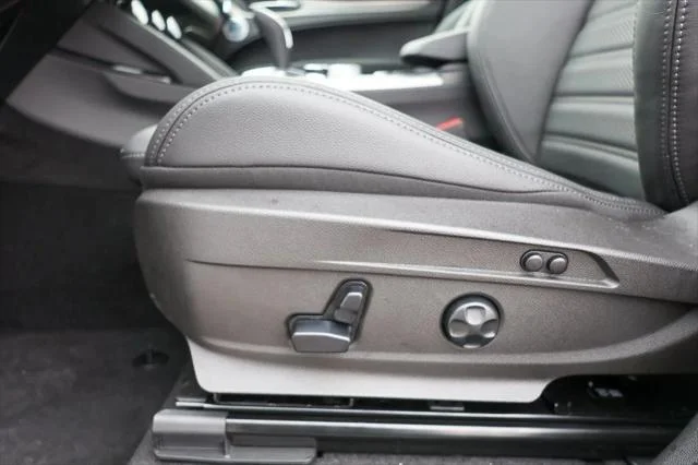 2025 Alfa Romeo Stelvio Base - Photo 19