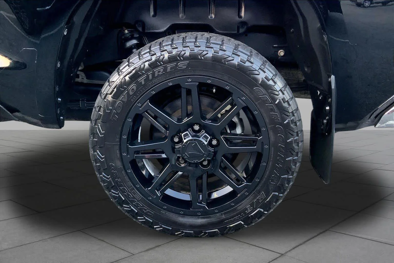 Used 2019 Midnight Black Metallic Toyota SR5 image 11