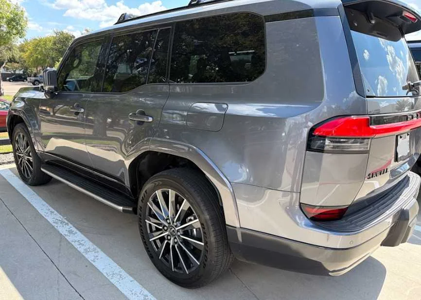 Used 2026 Nebula Gray Pearl Lexus Luxury image 4