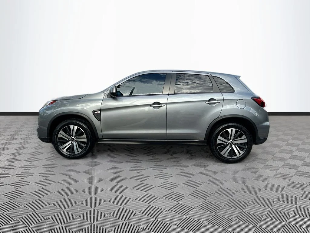 Used 2021  Mitsubishi 2.0 LE image 9