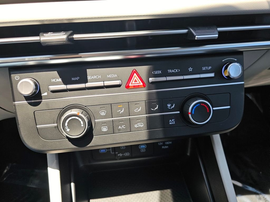 New 2026 Black Hyundai SE image 31