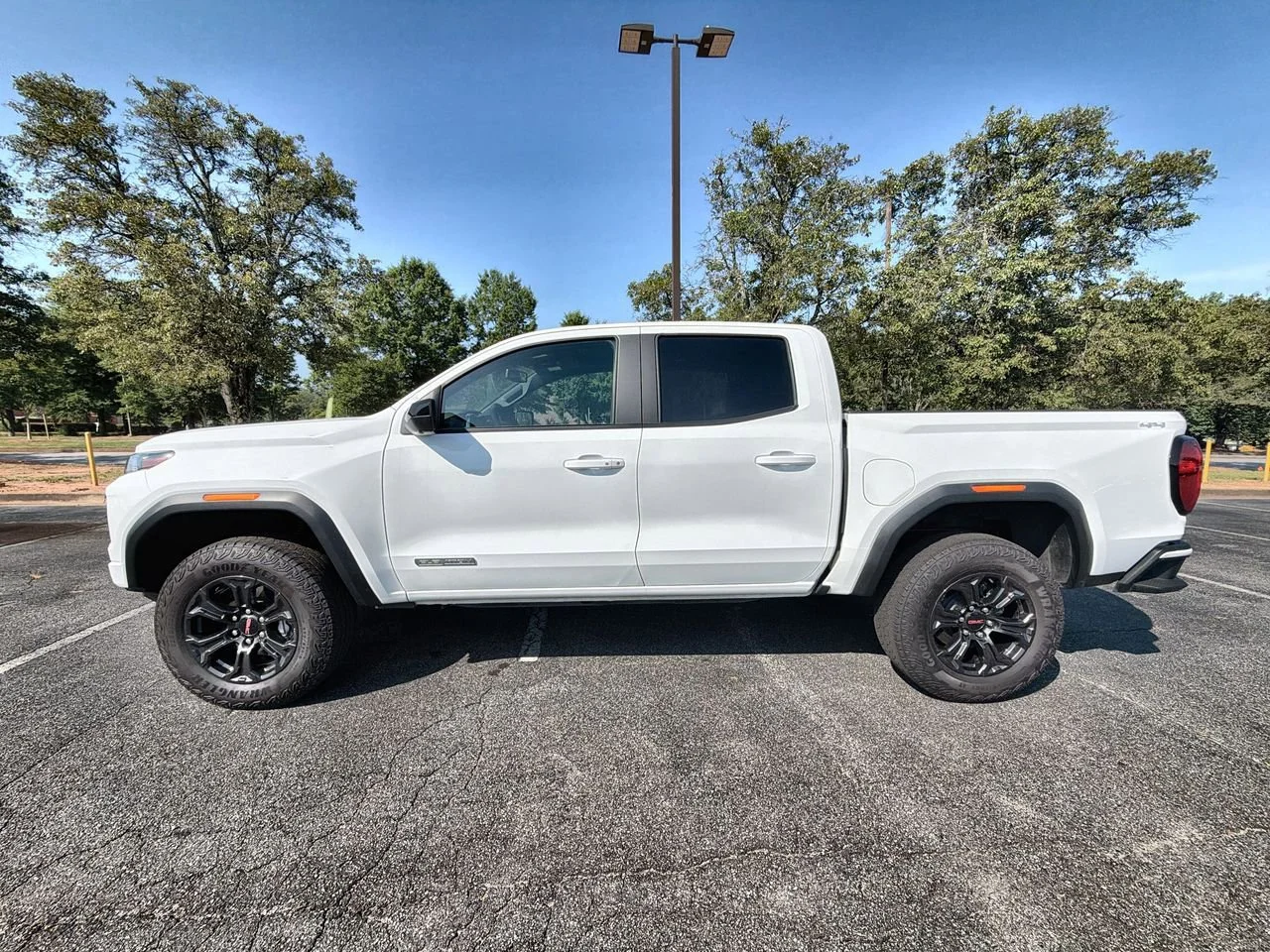 Used 2025 Summit White GMC Elevation image 5