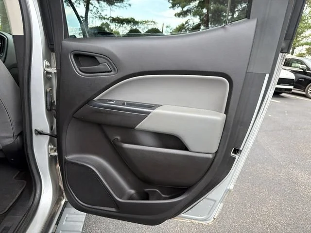 Used 2018 QUICKSILVER METALLIC GMC 2WD image 16