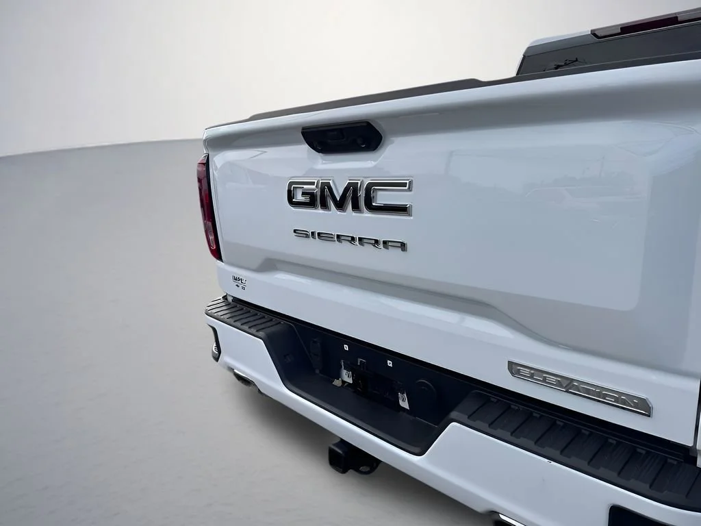 Used 2024 Summit White GMC Elevation image 37