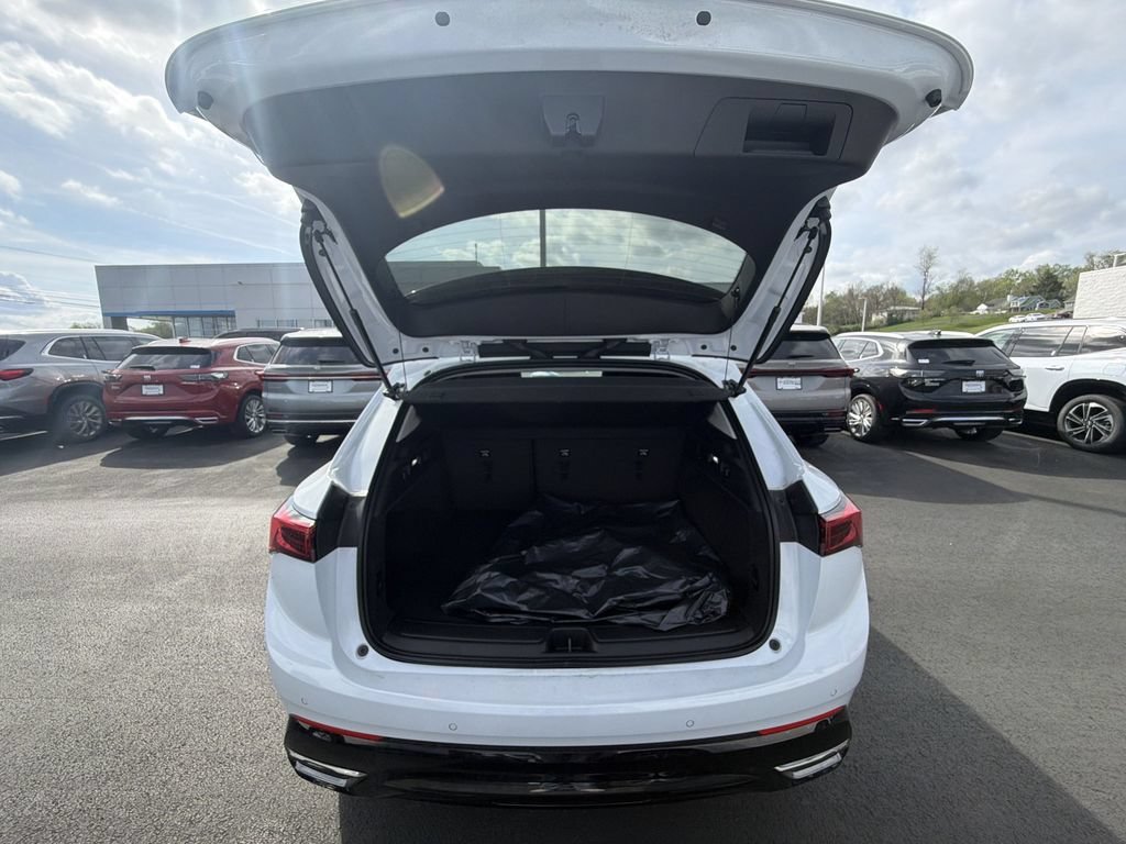 New 2026 Iridescent White Tricoat Buick Sport Touring image 29