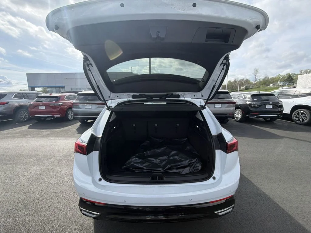 New 2026 Iridescent White Tricoat Buick Sport Touring image 29