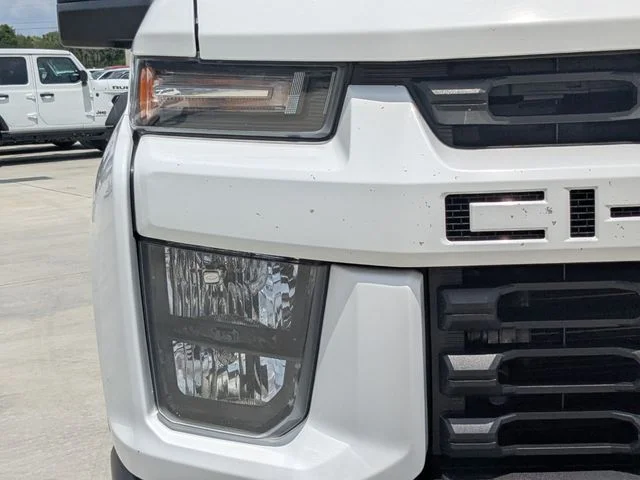Used 2023 White Chevrolet Custom image 9