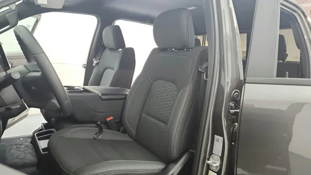 New 2026 Granite Crystal Metallic Clearcoat RAM Warlock image 16