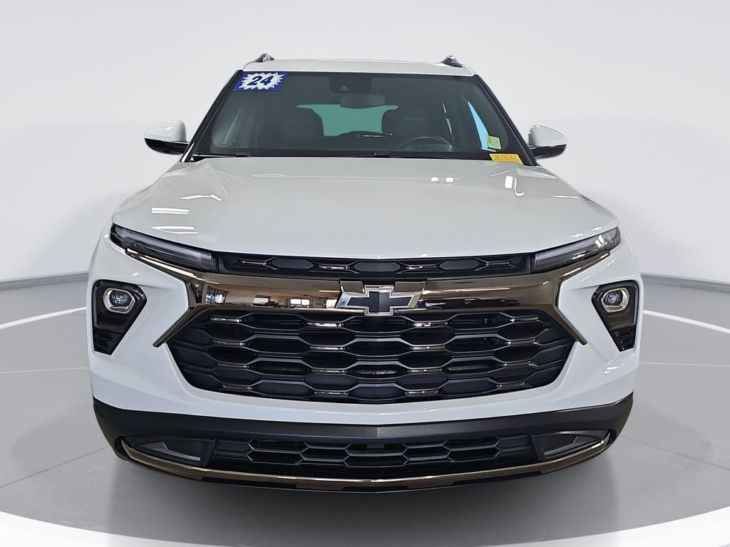 Certified Used 2024 Summit White Chevrolet ACTIV image 10