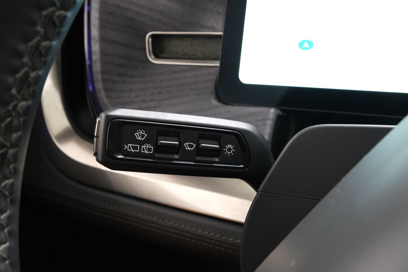Used 2023 Midnight Rivian Adventure image 17