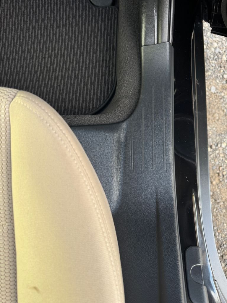 Used 2018 Crystal Black Silica Subaru 2.5i Premium image 36