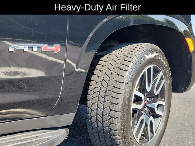 Used 2024  GMC AT4 image 18