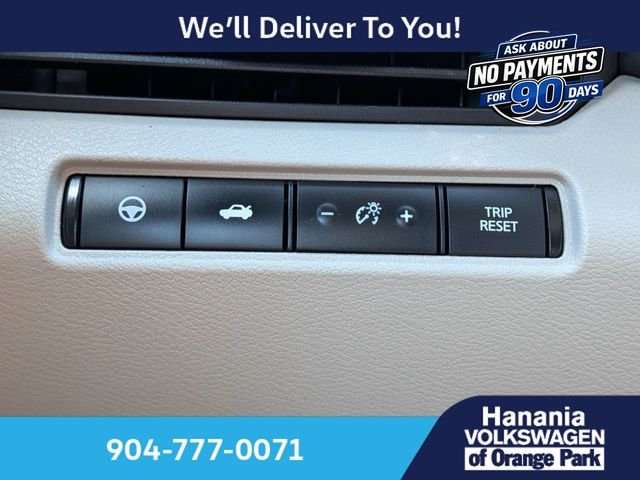 Used 2022 Black Nissan 2.5 SL image 29