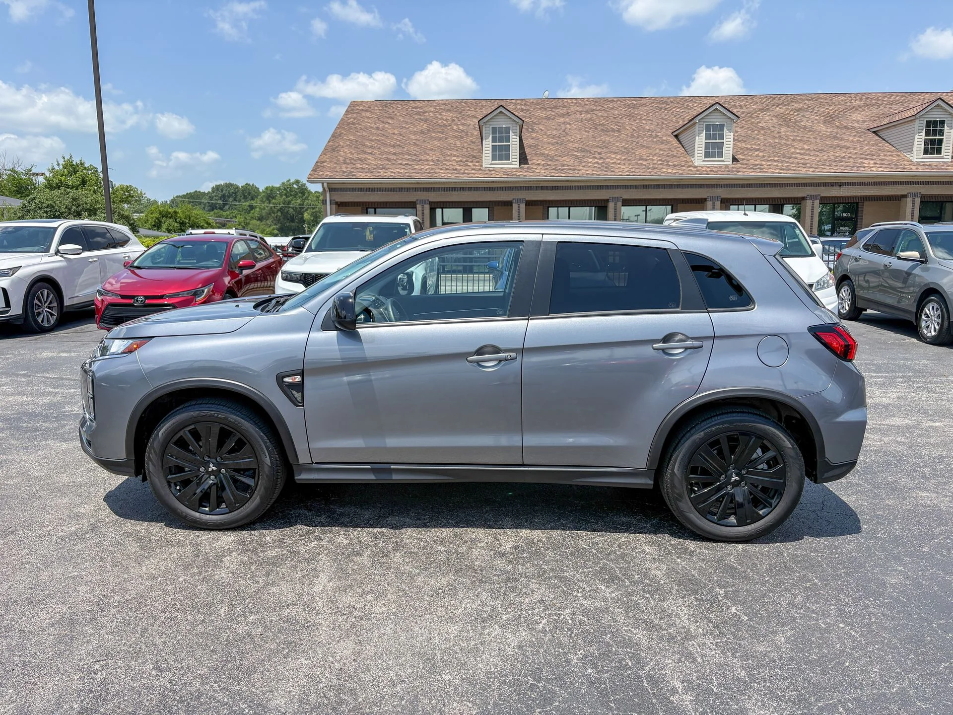 Used 2024 Gray Mitsubishi 2.0 ES image 4