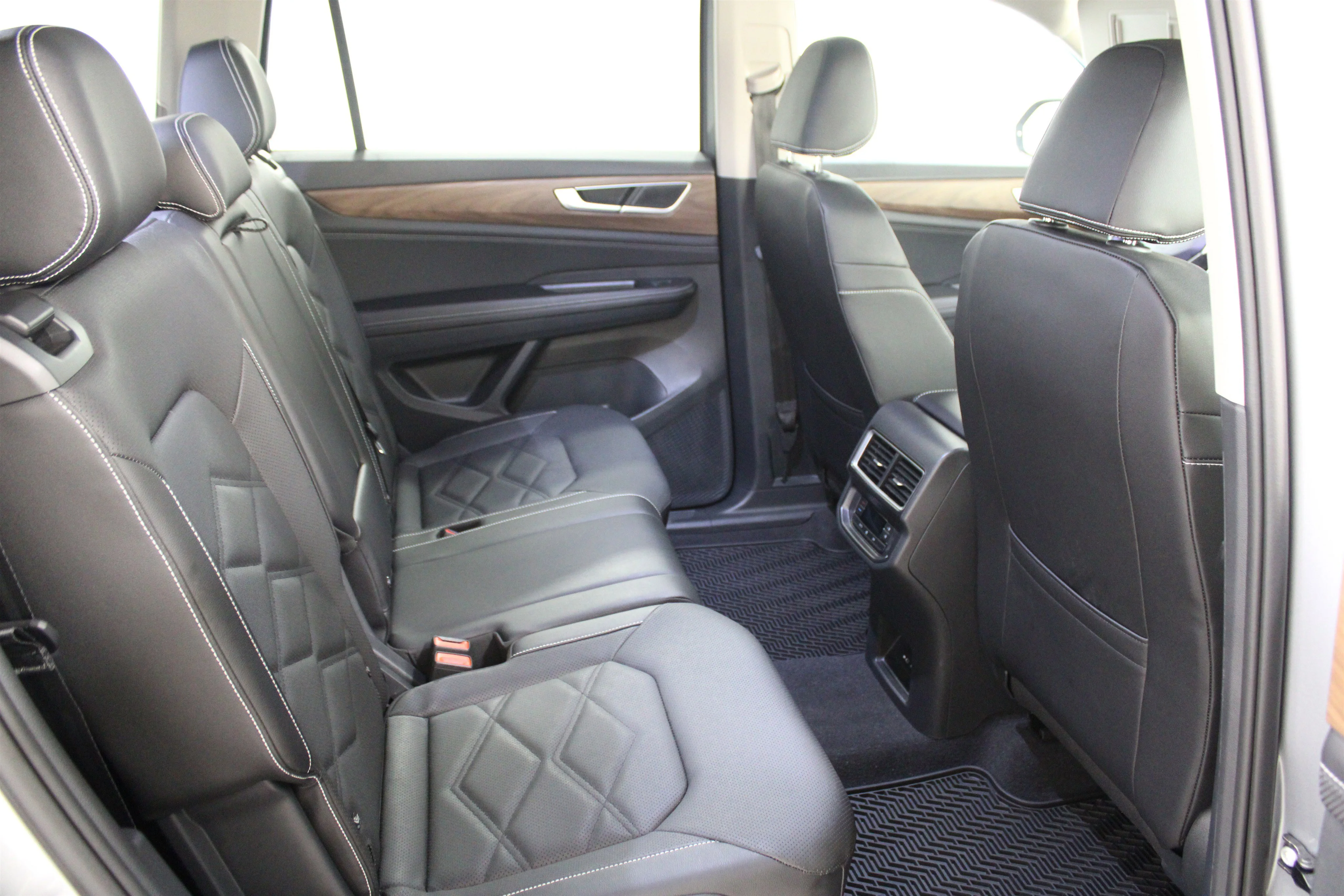 2026 Volkswagen Atlas SE - Photo 25