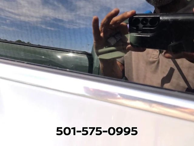 Used 2021 White Volvo T5 Momentum image 9
