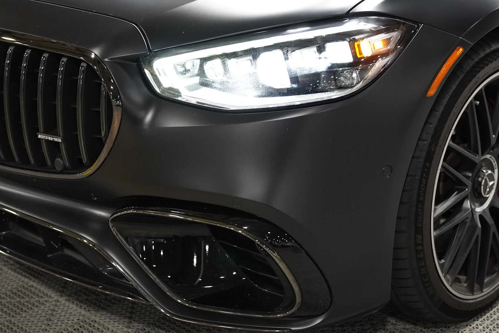 Used 2024 MANUFAKTUR Signature Night Black Magno Mercedes-Benz AMG® S 63 E image 7
