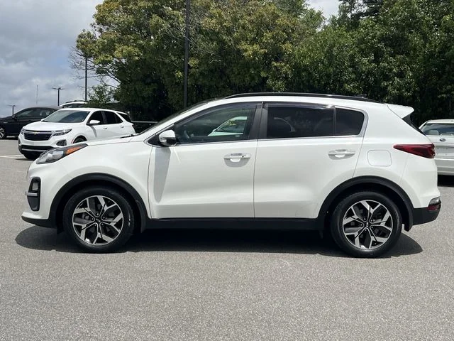 Used 2022 White Kia EX image 10