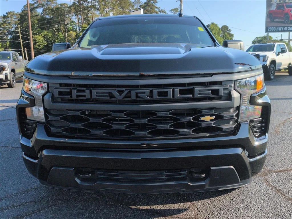 Used 2026 Black Chevrolet Custom image 31