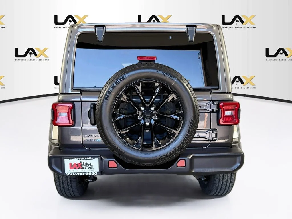 Used 2025 Gray Jeep Sahara 4xe image 6