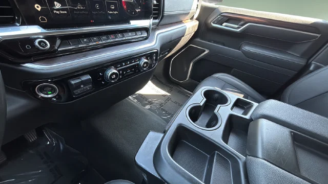 Used 2025 White GMC SLT image 15