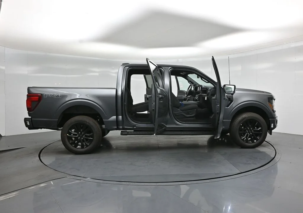 New 2026 Carbonized Gray Metallic Ford XLT image 4
