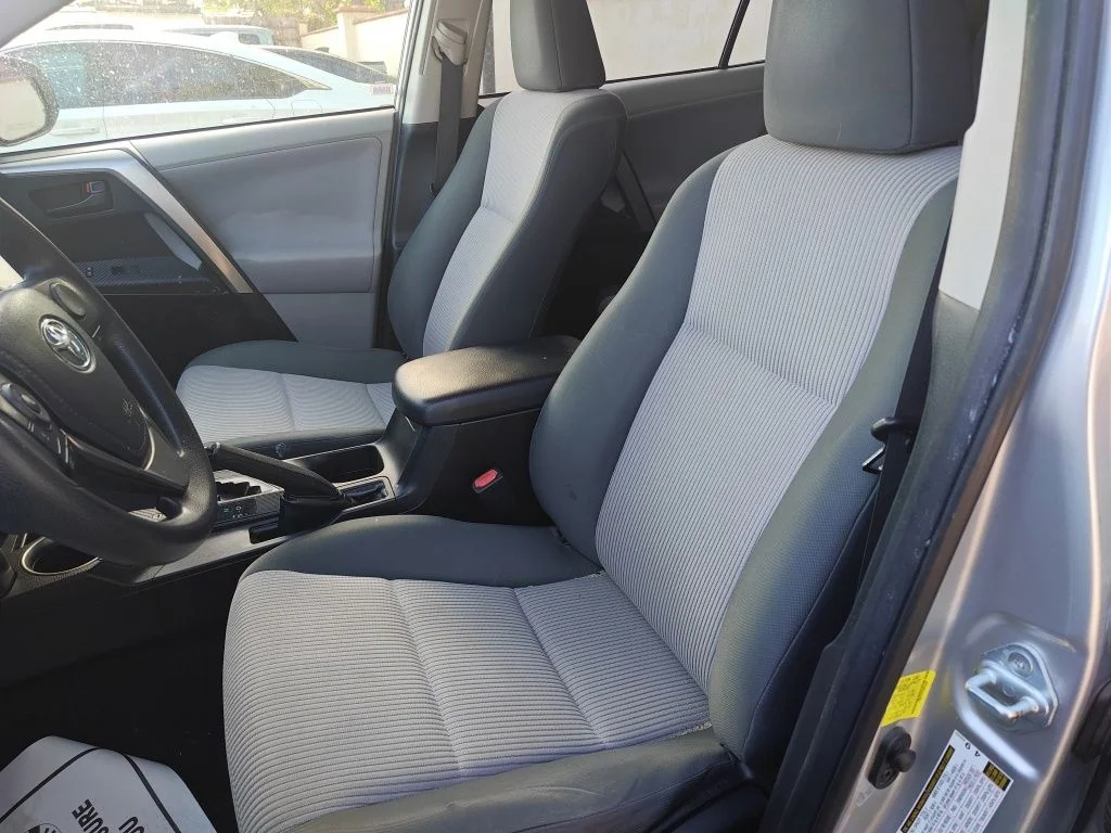 Used 2013 Silver Toyota LE image 14