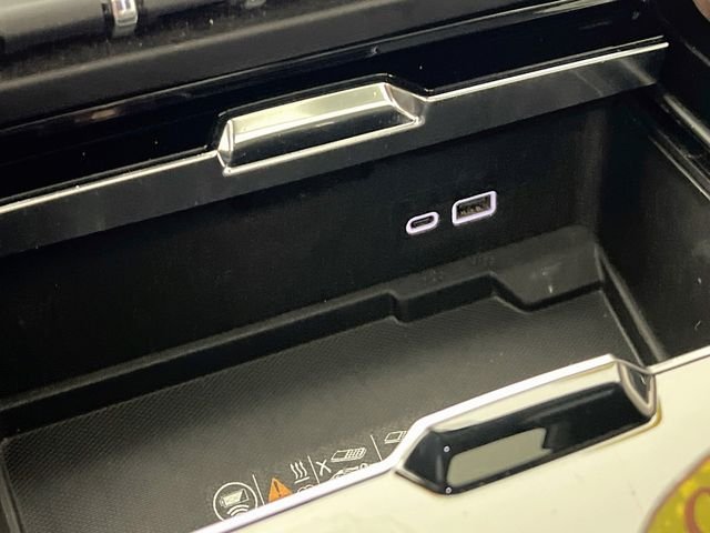 2025 GMC Yukon Denali - Photo 21