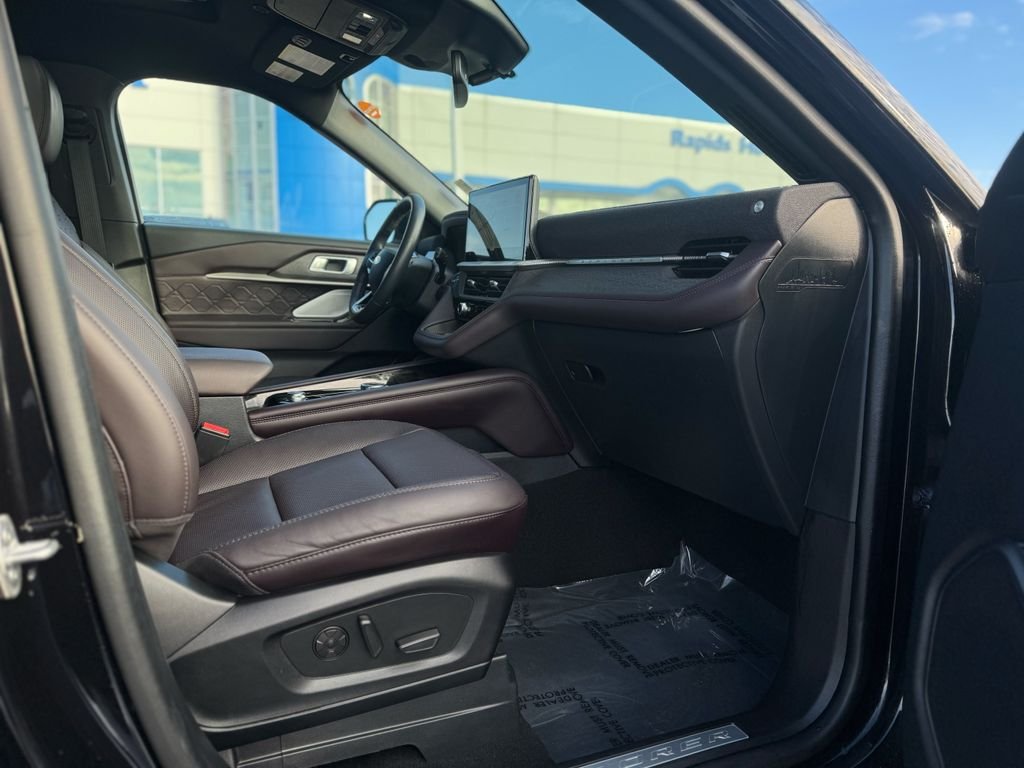 2025 Ford Explorer Platinum - Photo 25