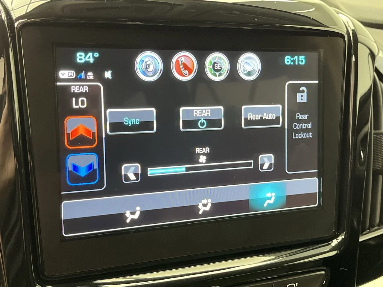 Used 2019 SUMMIT WHITE Chevrolet LT Cloth image 21