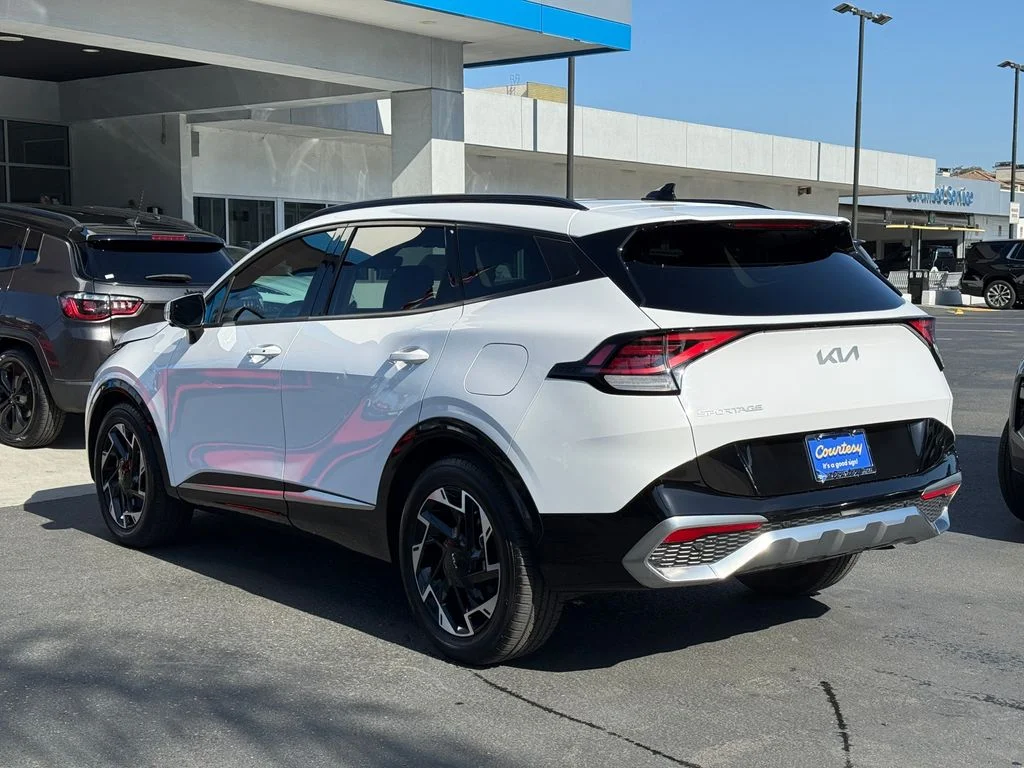 Used 2023 White Pearl Kia SX-Prestige image 9