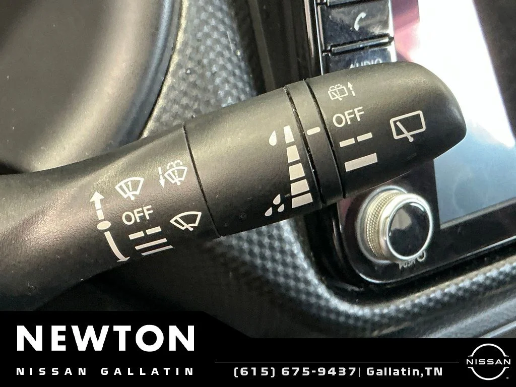 Used 2023 Electric Blue Metallic/Super Black Nissan SV image 29