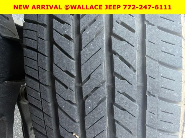 Used 2020 Red Jeep Sport image 8