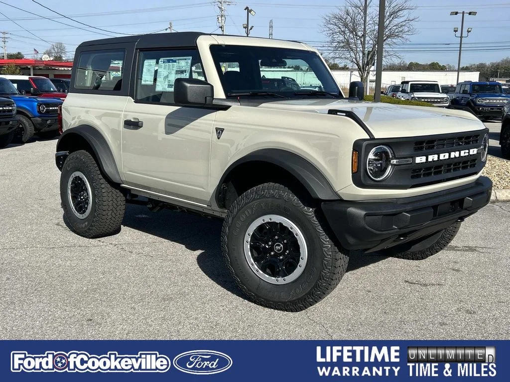 2025 Ford Bronco Base 4x4's photo