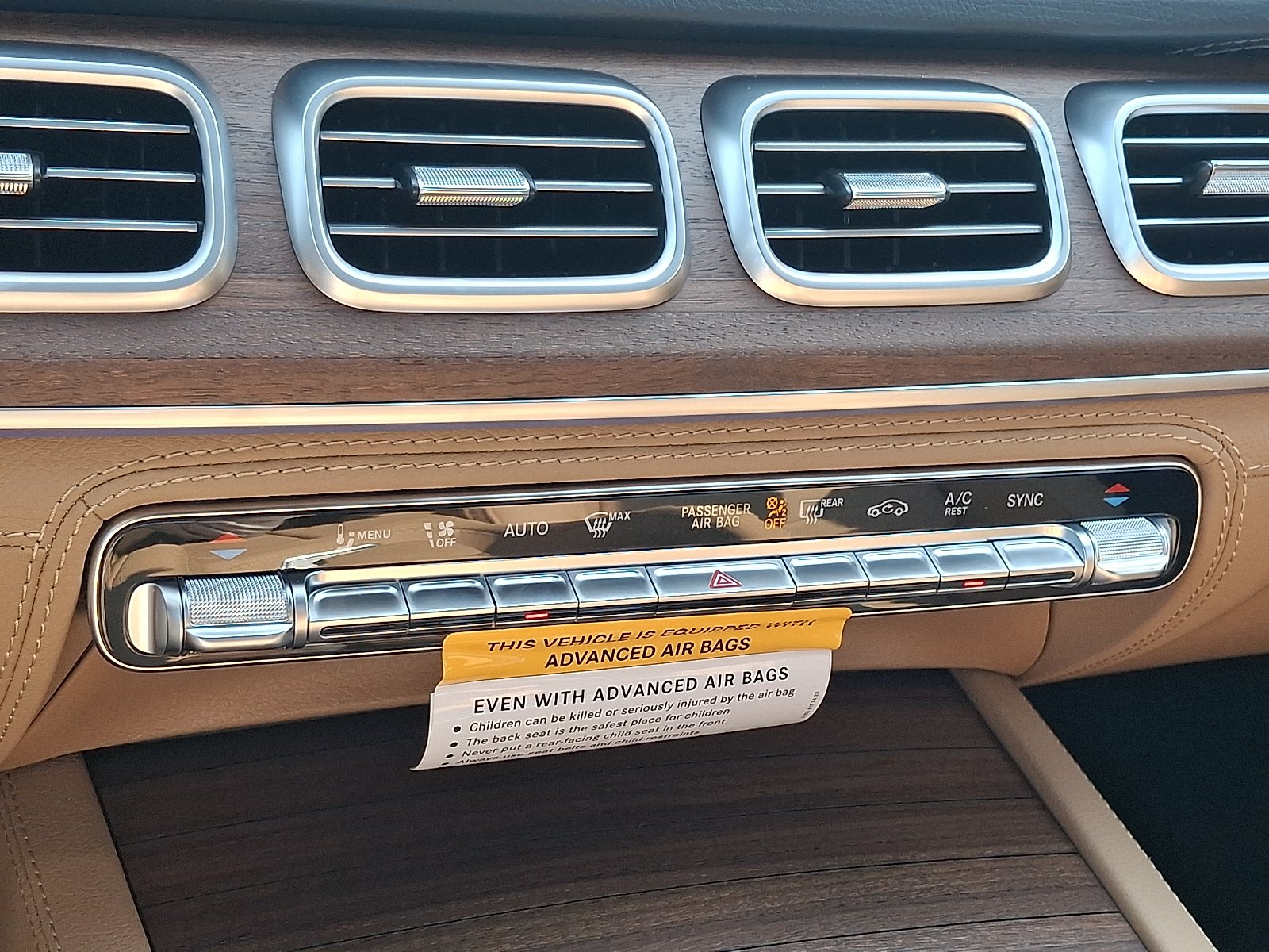 New 2026 MANUFAKTUR Moonlight White Metallic Mercedes-Benz GLE 350 image 11