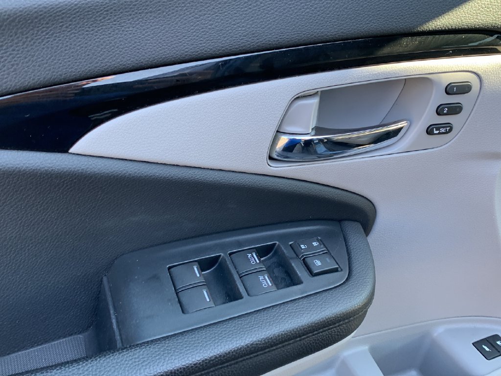 2022 Honda Pilot Touring - Photo 12