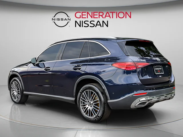 Used 2023 Blue Mercedes-Benz GLC 300 image 4