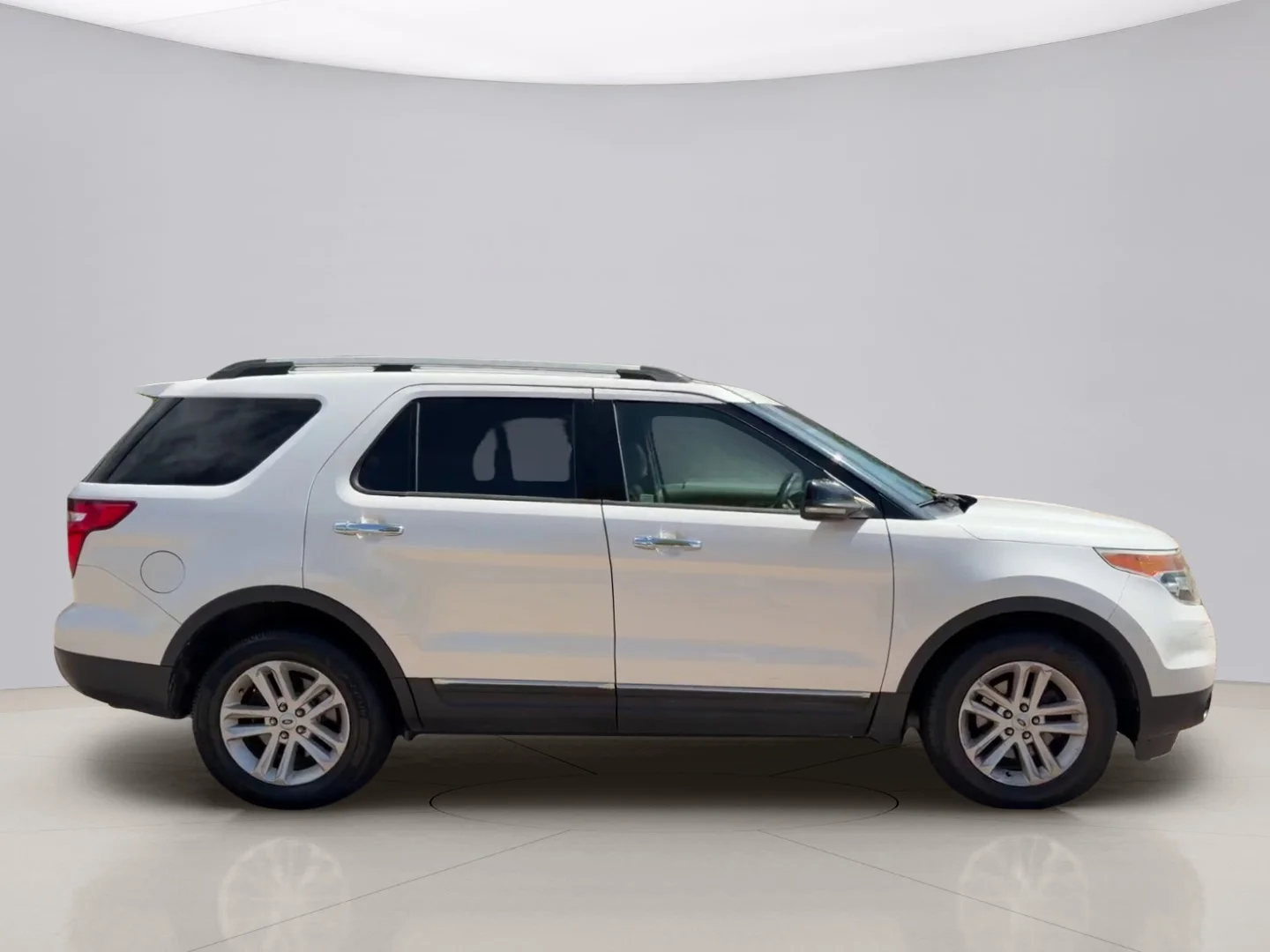 Used 2013 White Ford XLT image 6