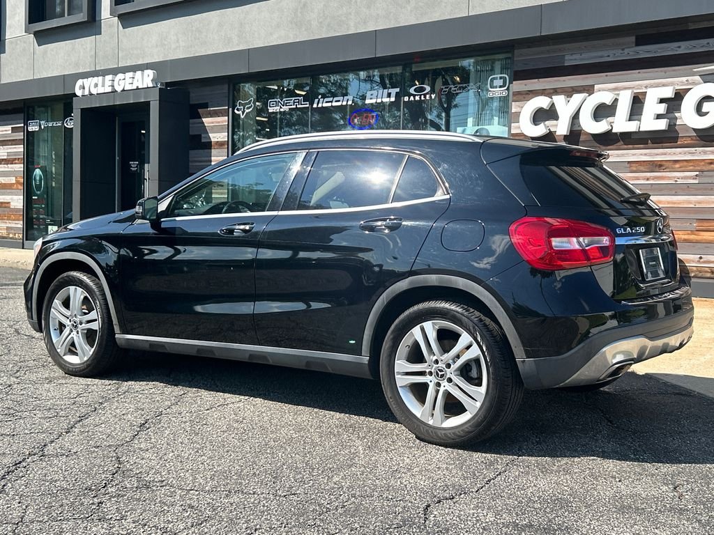 Used 2018 Black Mercedes-Benz GLA 250 image 4