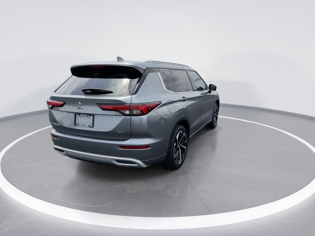 Used 2022 Gray Mitsubishi SEL image 8