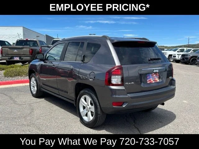 Used 2015 Gray Jeep Latitude image 3